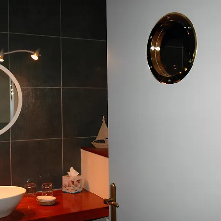 D'hotes Les Douves Bed & Breakfast *