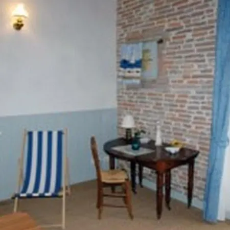 D'hotes Les Douves 3*