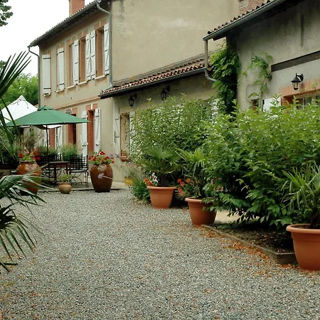 D'hotes Les Douves Bed & Breakfast 3*